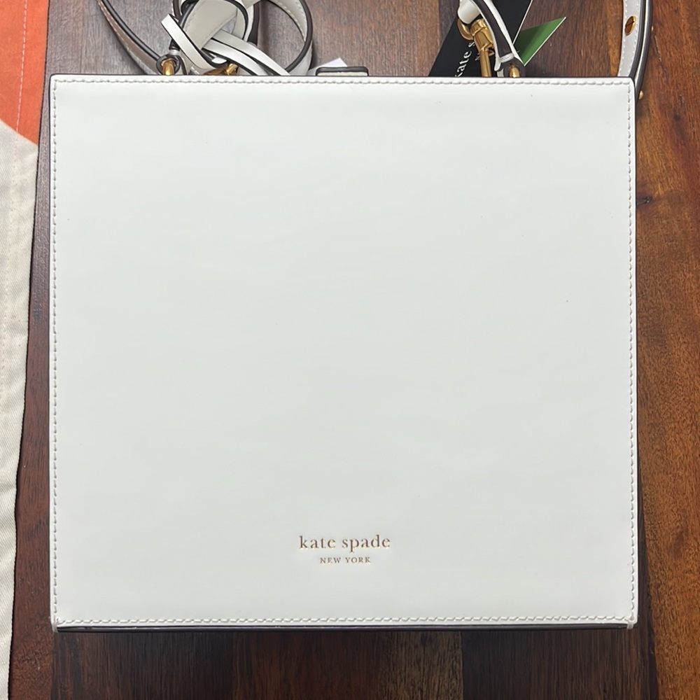 Kate Spade Pizza Box - Picture 6 of 6